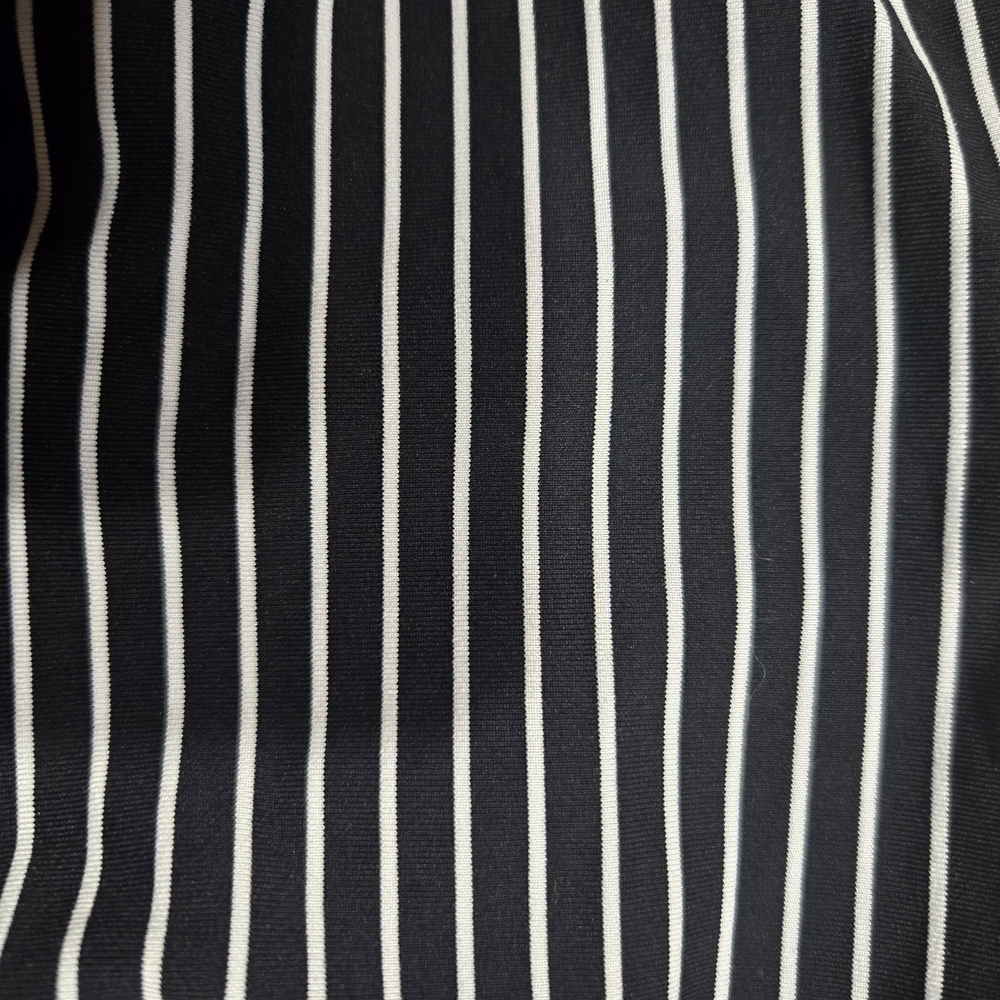 lululemon athletica Black and White Striped Energy Sports Bra Size 4 - Picture 3 of 5
